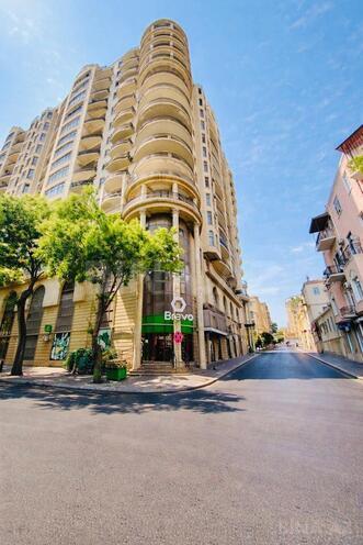 Satılır 3 otaqlı yeni tikili 130 m², İçəri Şəhər m., photo 1 from 25