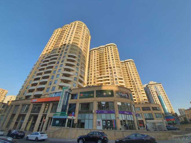 Сдаётся 3-комн. новостройка 160 м², м. Низами, photo 1 from 18