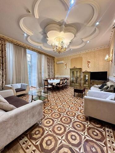 İcarəyə verilir 5 otaqlı köhnə tikili 300 m², Sahil m., photo 3 from 28