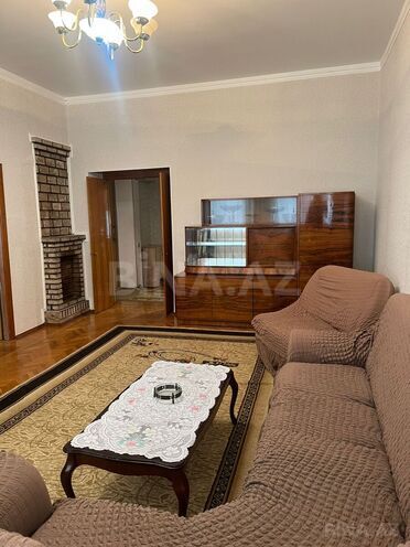 Сдаётся 3-комн. вторичка 100 м², м. Ичеришехер, photo 1 from 18
