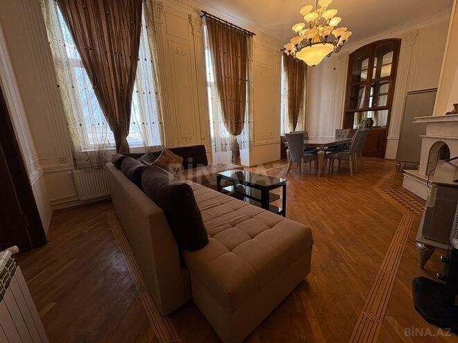 Сдаётся 5-комн. вторичка 136 м², м. Низами, photo 1 from 14