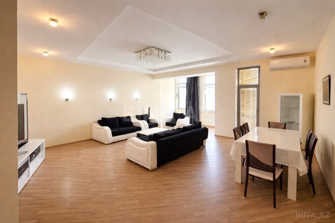 Satılır 4 otaqlı yeni tikili 215 m², Nizami m., photo 1 from 14