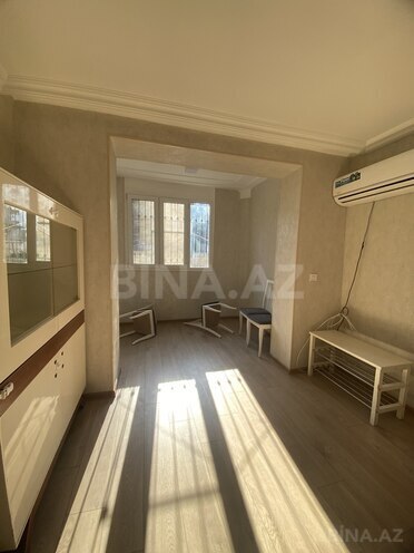 Satılır 2 otaqlı köhnə tikili 45 m², İnşaatçılar m., photo 4 from 7