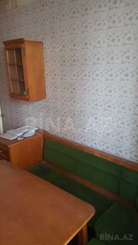 Satılır 2 otaqlı köhnə tikili 60 m², İnşaatçılar m., photo 1 from 16