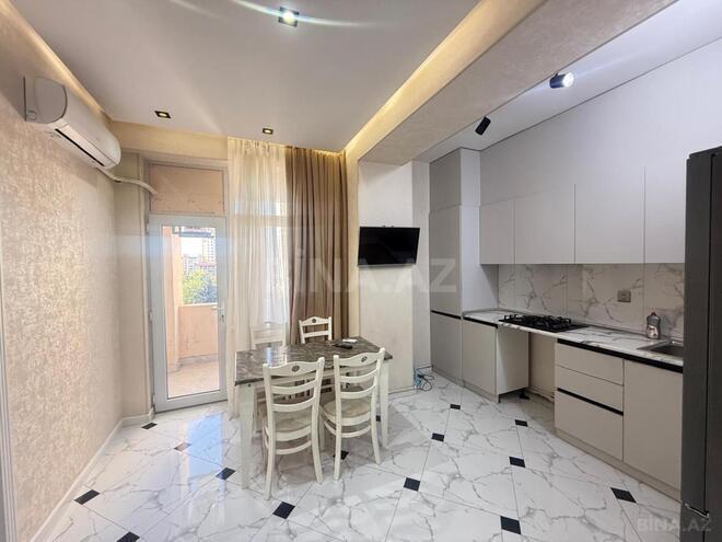 Сдаётся 3-комн. новостройка 80 м², м. Кара Караев, photo 1 from 15