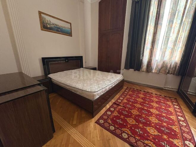 İcarəyə verilir 5 otaqlı köhnə tikili 136 m², Sahil m., photo 5 from 14