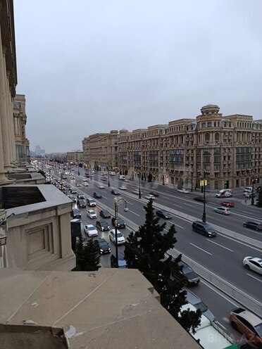 Сдаётся 3-комн. новостройка 110 м², м. Нариман Нариманов, photo 1 from 15