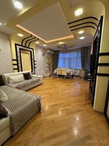 Продаётся 3-комн. новостройка 130 м², м. Низами, photo 1 from 11