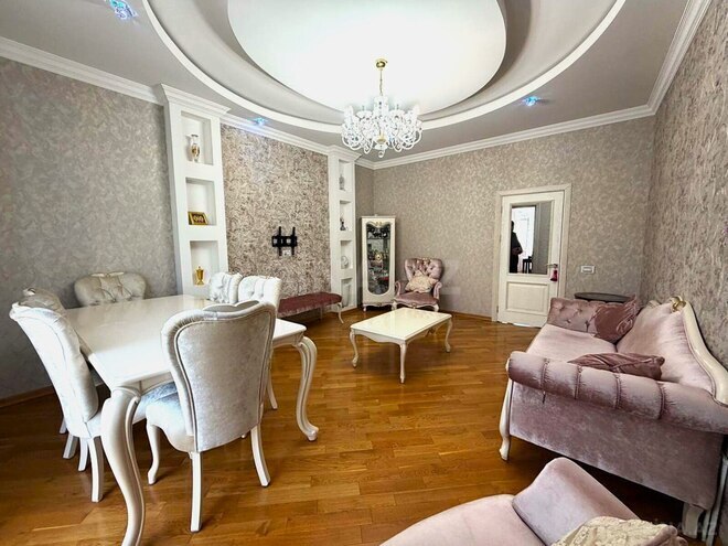Продаётся 3-комн. вторичка 100 м², Насиминский  р., photo 3 from 18