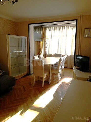 Satılır 2 otaqlı köhnə tikili 60 m², Nəsimi r., photo 3 from 10