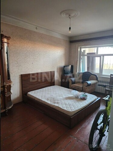Satılır 2 otaqlı köhnə tikili 65 m², Əhmədli m., photo 1 from 8