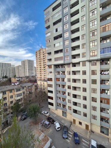 Продаётся 2-комн. вторичка 60 м², м. Иншаатчылар, photo 23 from 26