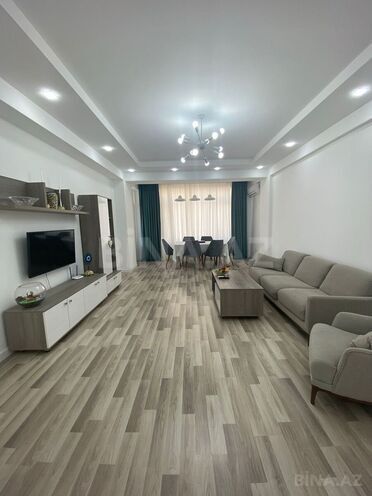 Сдаётся 3-комн. новостройка 150 м², м. Нефтчиляр, photo 1 from 12