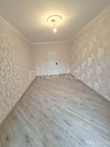 Продаётся 2-комн. вторичка 45 м², м. Иншаатчылар, photo 1 from 12