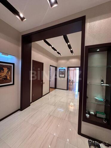 Сдаётся 3-комн. новостройка 140 м², м. Ичеришехер, photo 1 from 18