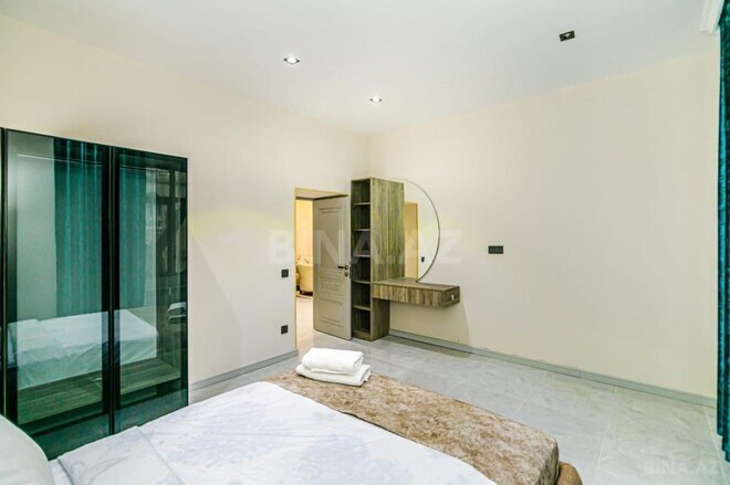 Satılır 4 otaqlı köhnə tikili 110 m², Sahil m., photo 14 from 23