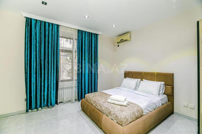 Satılır 4 otaqlı köhnə tikili 110 m², Sahil m., photo 9 from 23