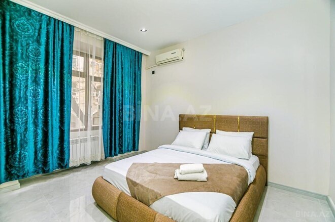 Satılır 4 otaqlı köhnə tikili 110 m², Sahil m., photo 15 from 23