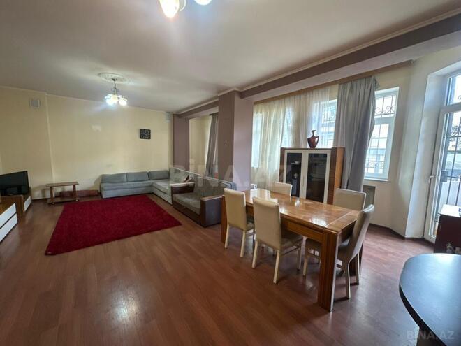 Продаётся 3-комн. новостройка 137 м², м. Низами, photo 3 from 10