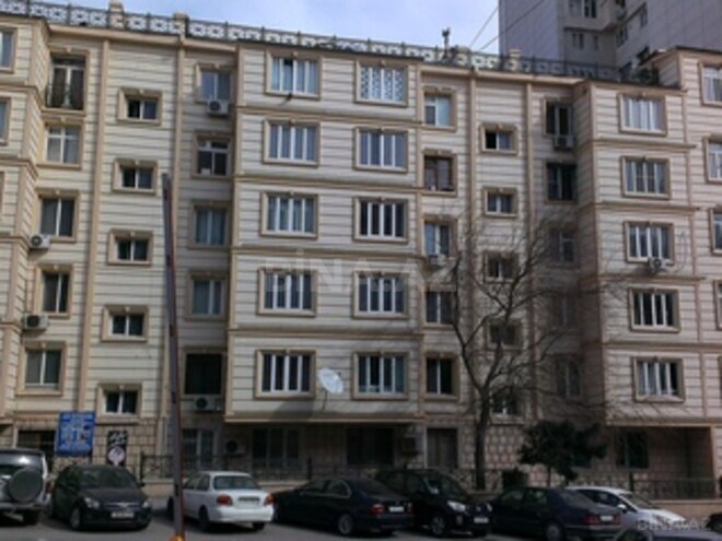 Продаётся 3-комн. вторичка 75 м², м. Низами, photo 1 from 14