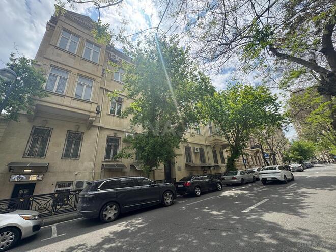 Продаётся 6-комн. вторичка 160 м², м. Ичеришехер, photo 1 from 22