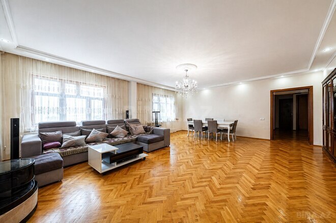 Satılır 5 otaqlı köhnə tikili 130 m², Yasamal r., photo 1 from 22
