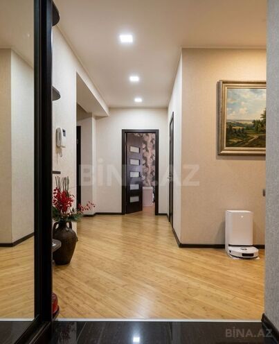 Продаётся 4-комн. новостройка 145 м², м. 8 ноября, photo 1 from 13