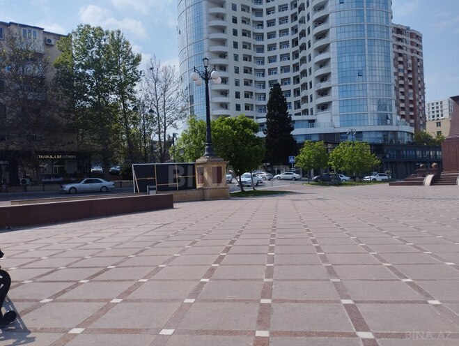 Satılır 2 otaqlı köhnə tikili 40 m², Elmlər Akademiyası m., photo 1 from 17