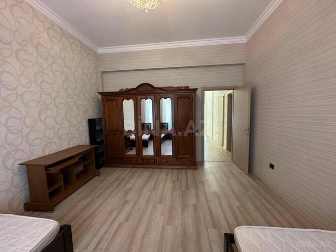İcarəyə verilir 3 otaqlı yeni tikili 160 m², 28 May m., photo 13 from 18