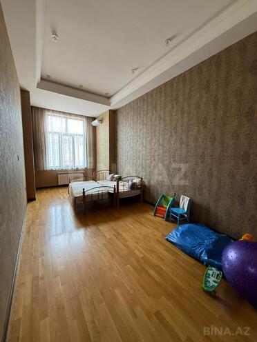 Продаётся 4-комн. новостройка 200 м², м. Низами, photo 11 from 17