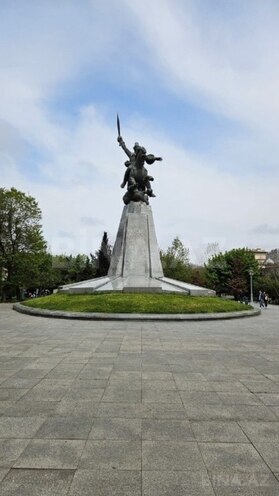 Satılır 3 otaqlı köhnə tikili 80 m², Nərimanov r., photo 1 from 11