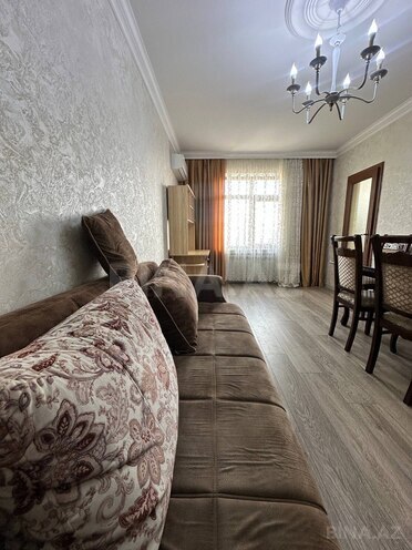 Сдаётся 2-комн. вторичка 60 м², м. Ази Асланов, photo 5 from 13