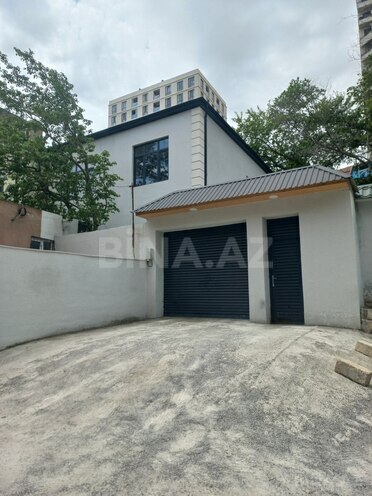 Продаётся 4-комн. дом/дача 220 м², м. Иншаатчылар, photo 1 from 9