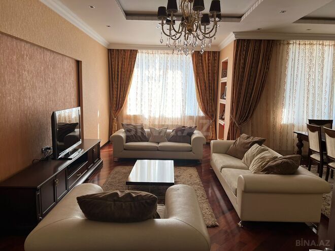 Сдаётся 3-комн. новостройка 170 м², м. Насими, photo 1 from 17
