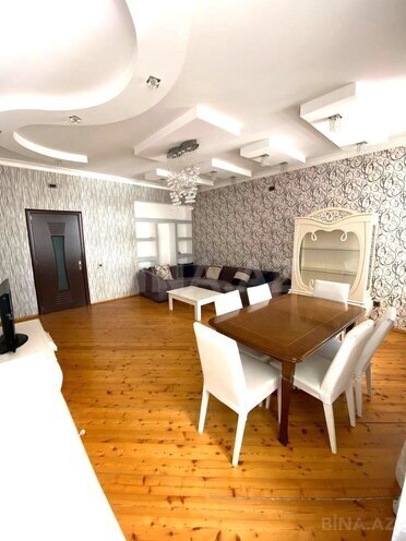 Сдаётся 3-комн. новостройка 130 м², м. Ази Асланов, photo 3 from 11
