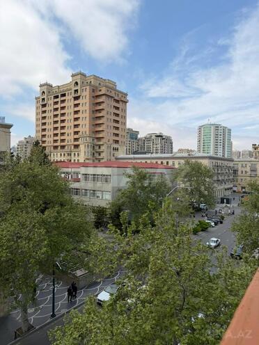 İcarəyə verilir 3 otaqlı köhnə tikili 110 m², Sahil m., photo 31 from 32