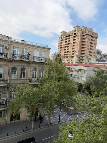 İcarəyə verilir 3 otaqlı köhnə tikili 110 m², Sahil m., photo 27 from 32