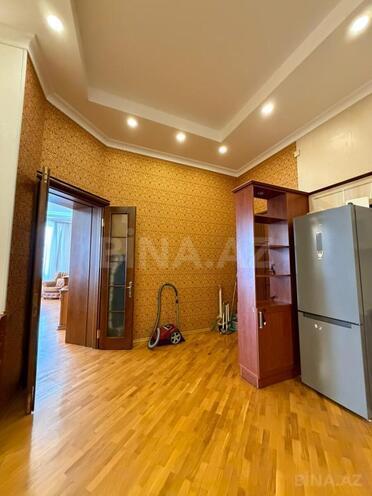 İcarəyə verilir 3 otaqlı köhnə tikili 110 m², Sahil m., photo 21 from 32