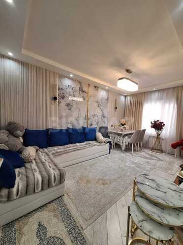 Продаётся 2-комн. вторичка 65 м², м. Халглар Достлугу, photo 1 from 13