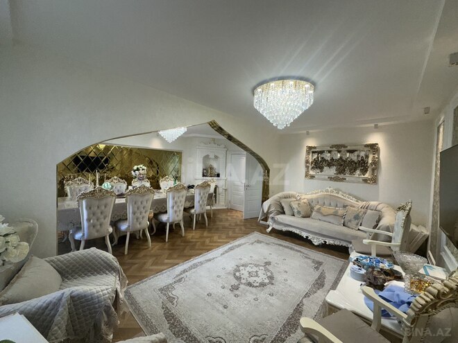 Satılır 4 otaqlı köhnə tikili 110 m², Xalqlar Dostluğu m., photo 1 from 19