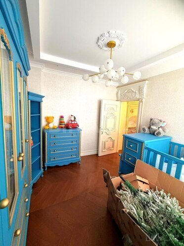 Satılır 4 otaqlı köhnə tikili 215.5 m², Sahil m., photo 20 from 30