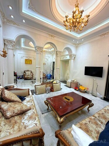 Satılır 4 otaqlı köhnə tikili 215.5 m², Sahil m., photo 1 from 30