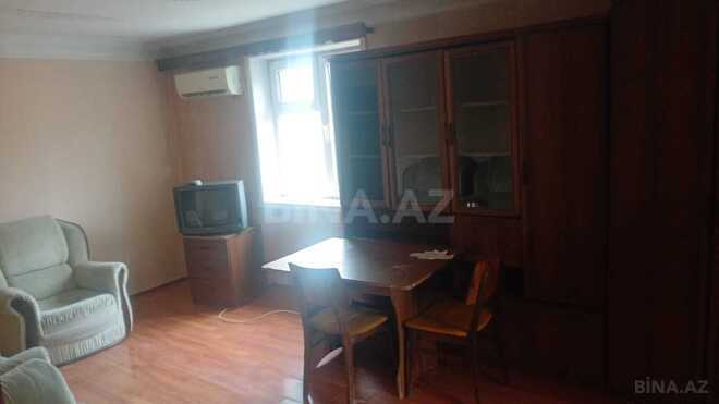 Продаётся 2-комн. вторичка 30 м², м. Элмляр Академиясы, photo 1 from 10