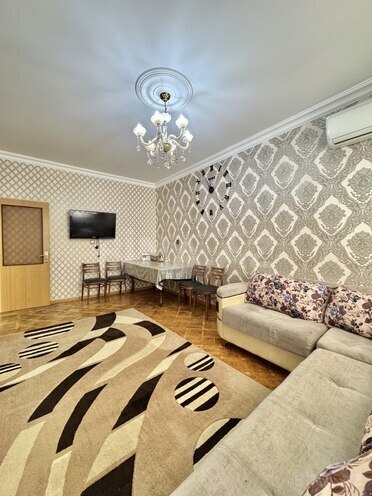 Продаётся 3-комн. вторичка 80 м², м. Ази Асланов, photo 3 from 12