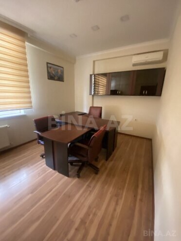 İcarəyə verilir 6 otaqlı ofis 200 m², 28 May m., photo 1 from 10