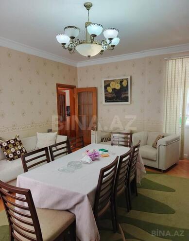 Продаётся 3-комн. новостройка 120 м², м. Низами, photo 1 from 8