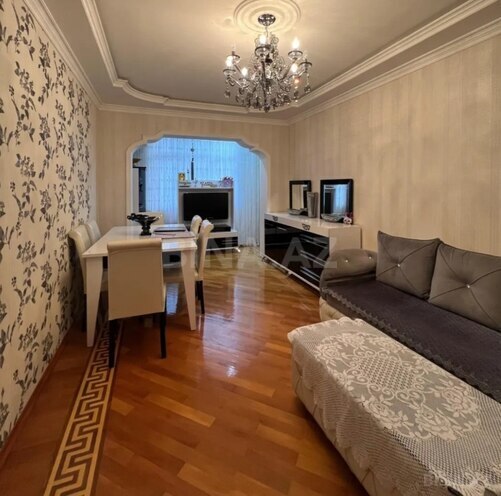 Продаётся 3-комн. вторичка 90 м², м. Мемар Аджеми, photo 1 from 9