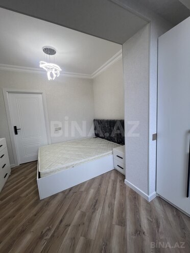 Продаётся 2-комн. вторичка 46 м², м. Кара Караев, photo 1 from 17