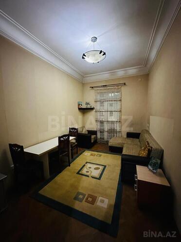 Сдаётся 2-комн. вторичка 65 м², м. Нариман Нариманов, photo 1 from 12