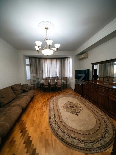 Продаётся 6-комн. новостройка 220 м², м. Иншаатчылар, photo 1 from 16